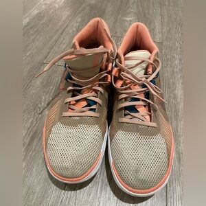 Nike Kyrie Flytrap Basketball Shoes – Men’s Size 10 – Excellent Condition